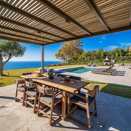 Grande Azzurro In Lakithra Villa Bagian luar foto