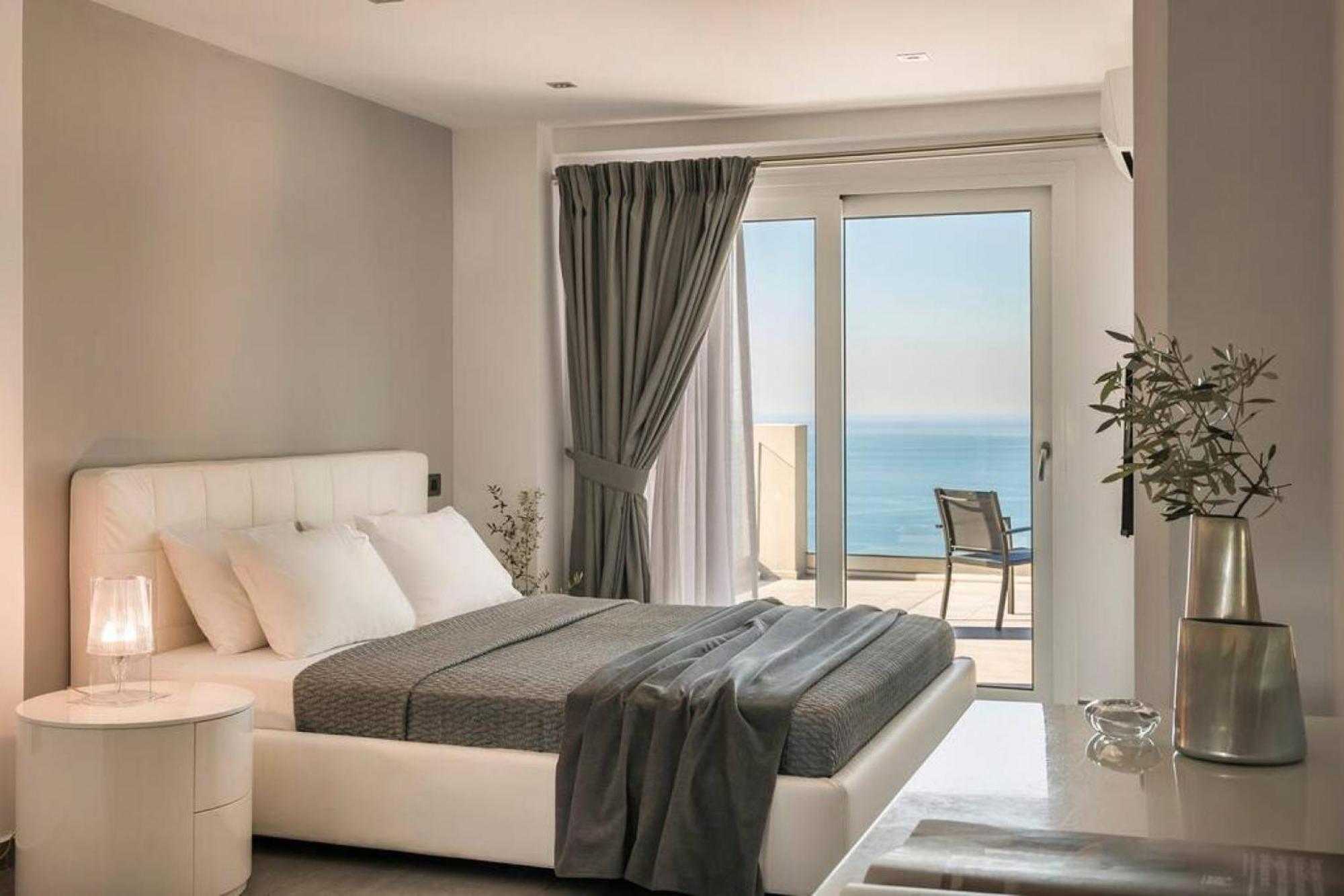 Grande Azzurro In Lakithra Villa Bagian luar foto