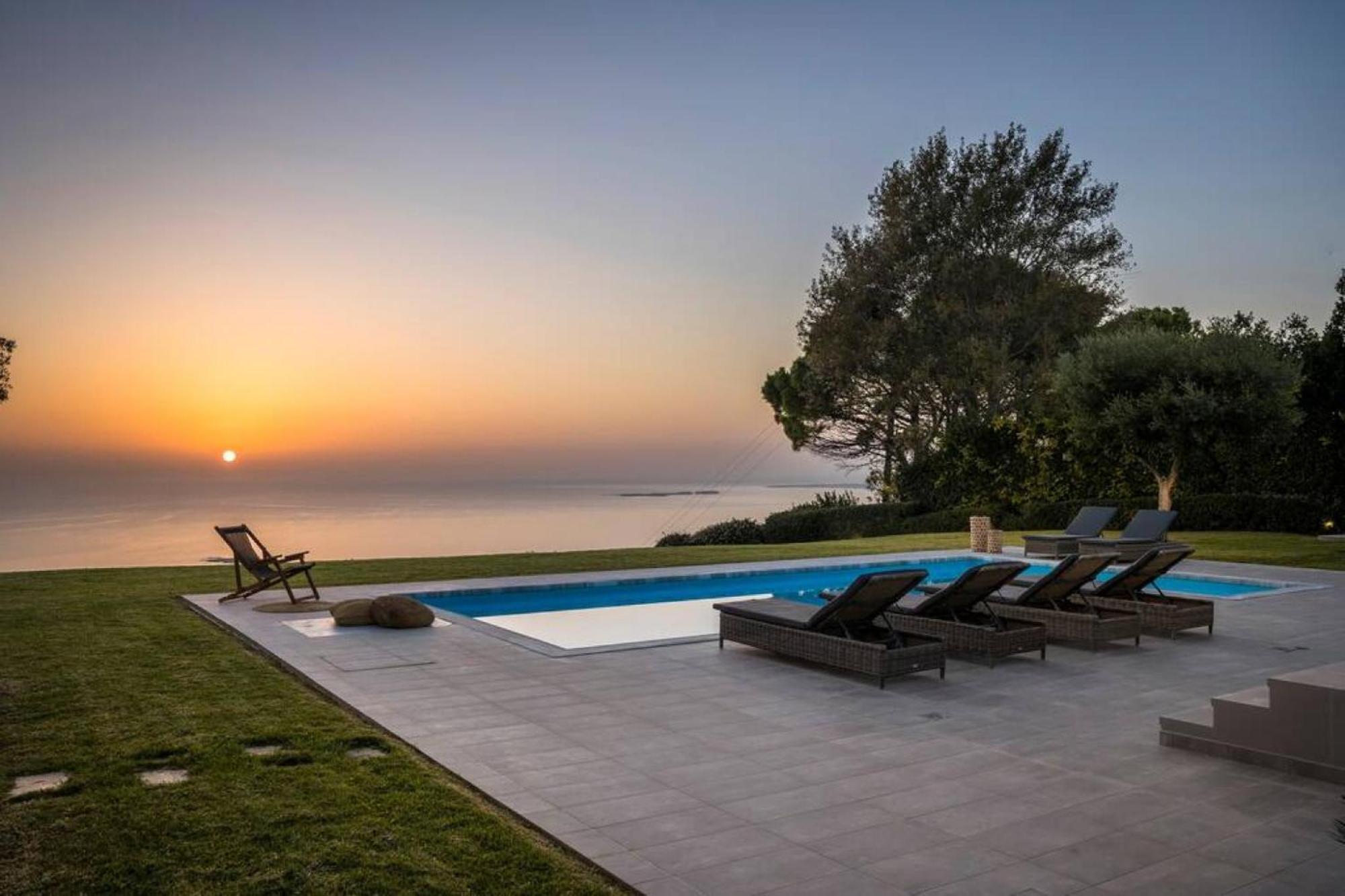 Grande Azzurro In Lakithra Villa Bagian luar foto
