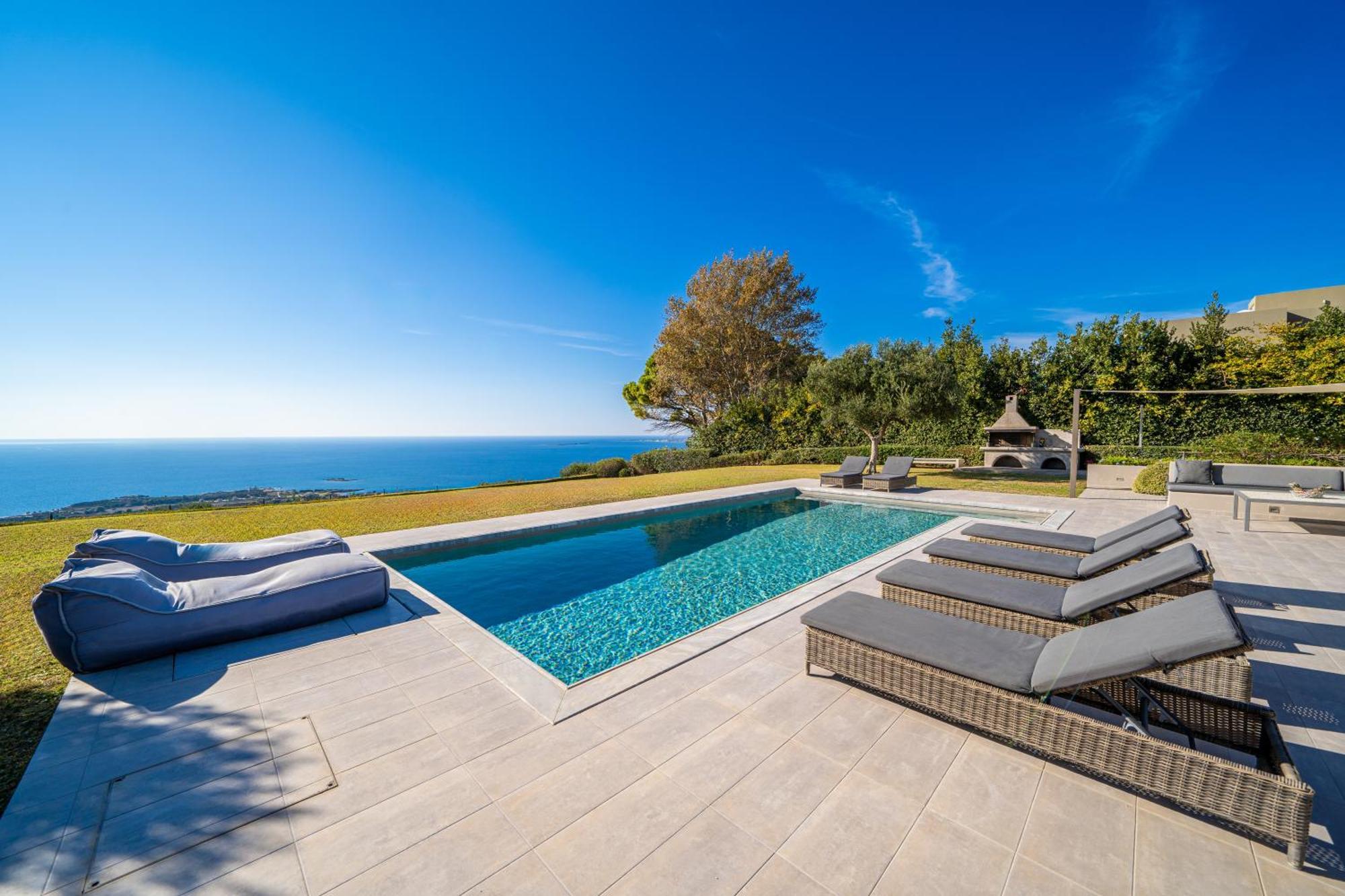 Grande Azzurro In Lakithra Villa Bagian luar foto