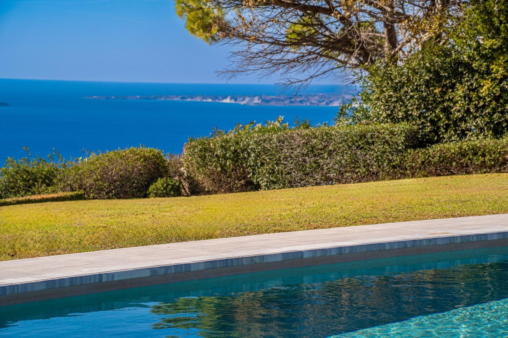 Grande Azzurro In Lakithra Villa Bagian luar foto
