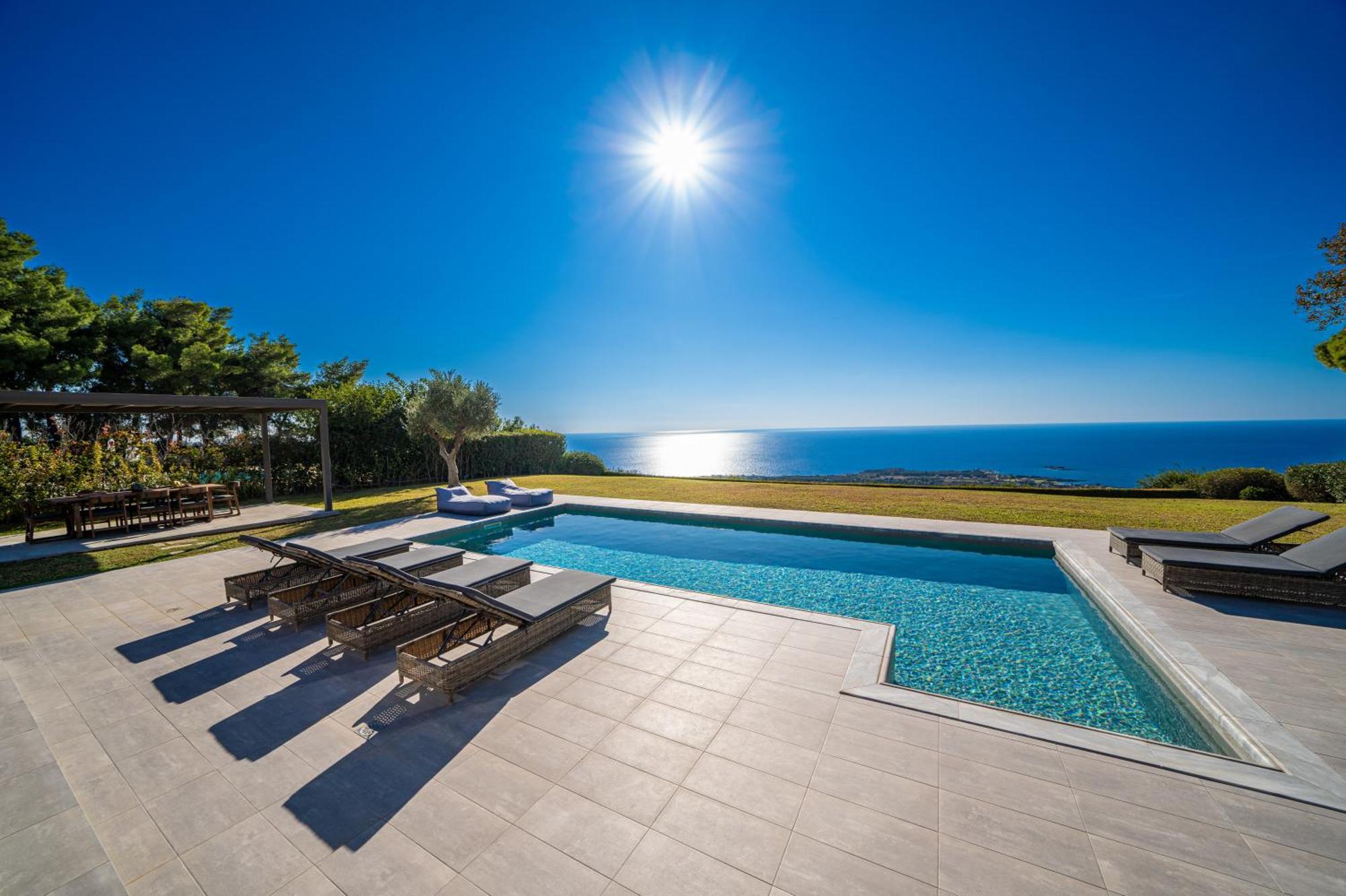 Grande Azzurro In Lakithra Villa Bagian luar foto
