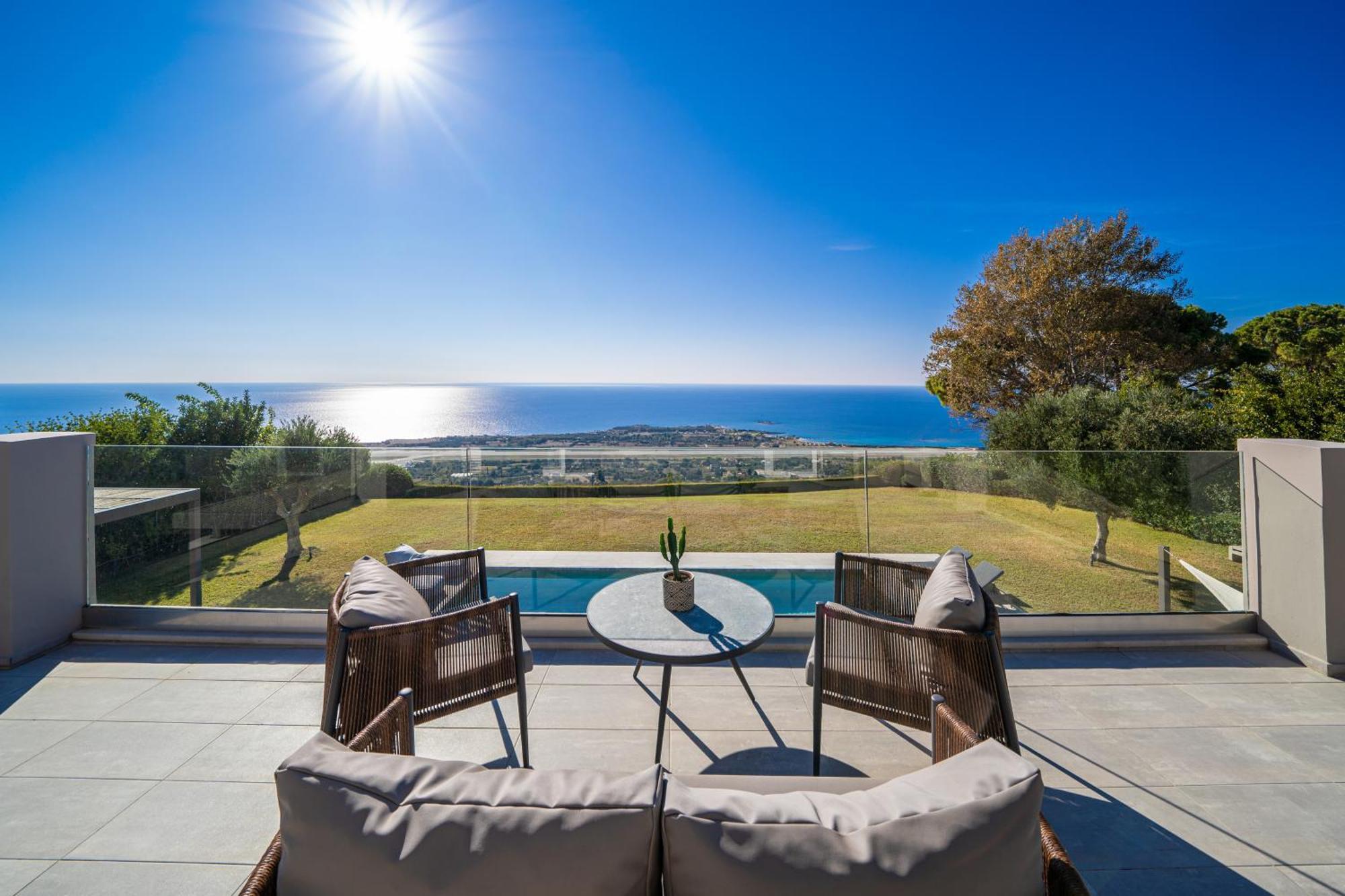 Grande Azzurro In Lakithra Villa Bagian luar foto