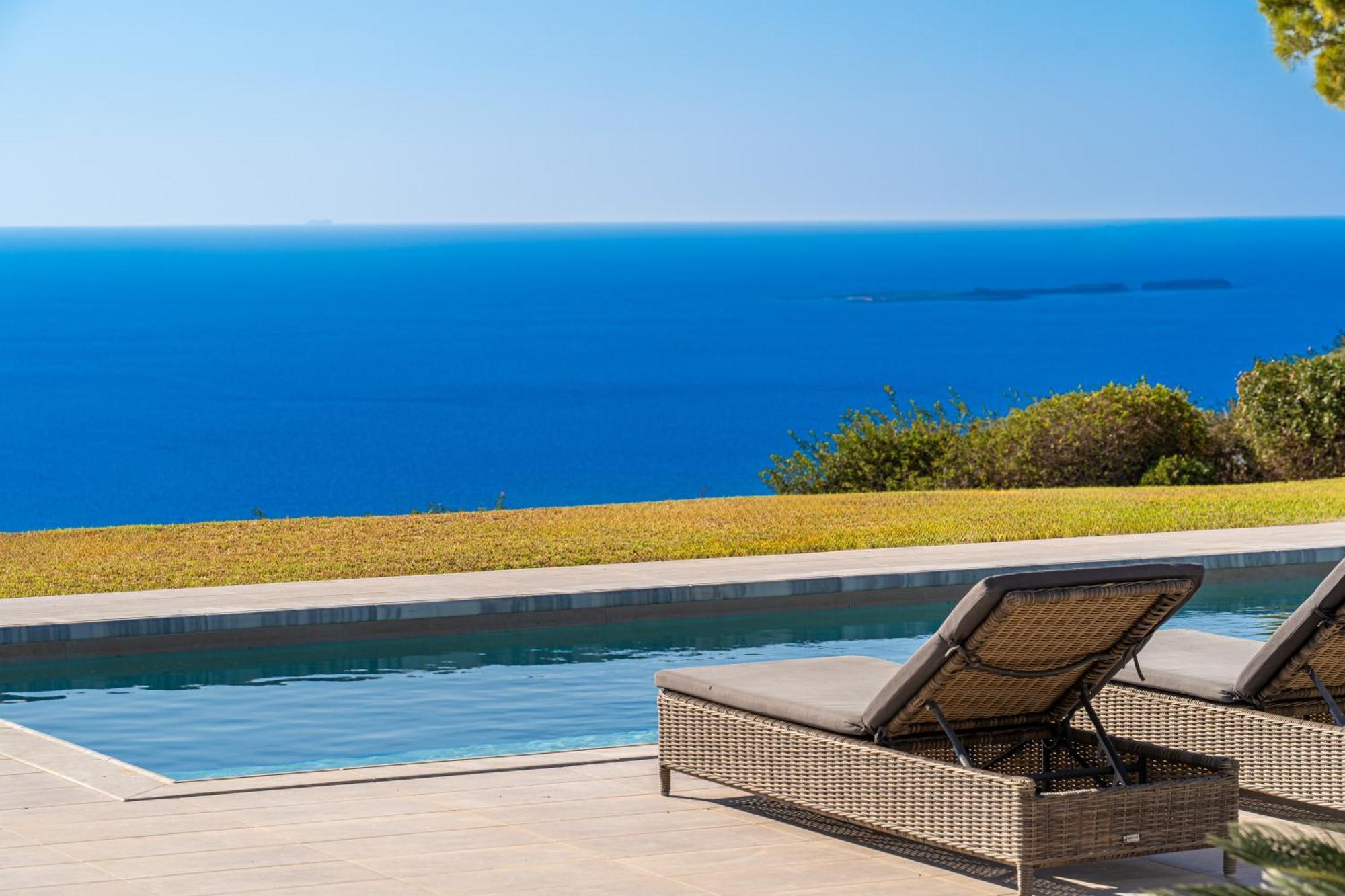 Grande Azzurro In Lakithra Villa Bagian luar foto